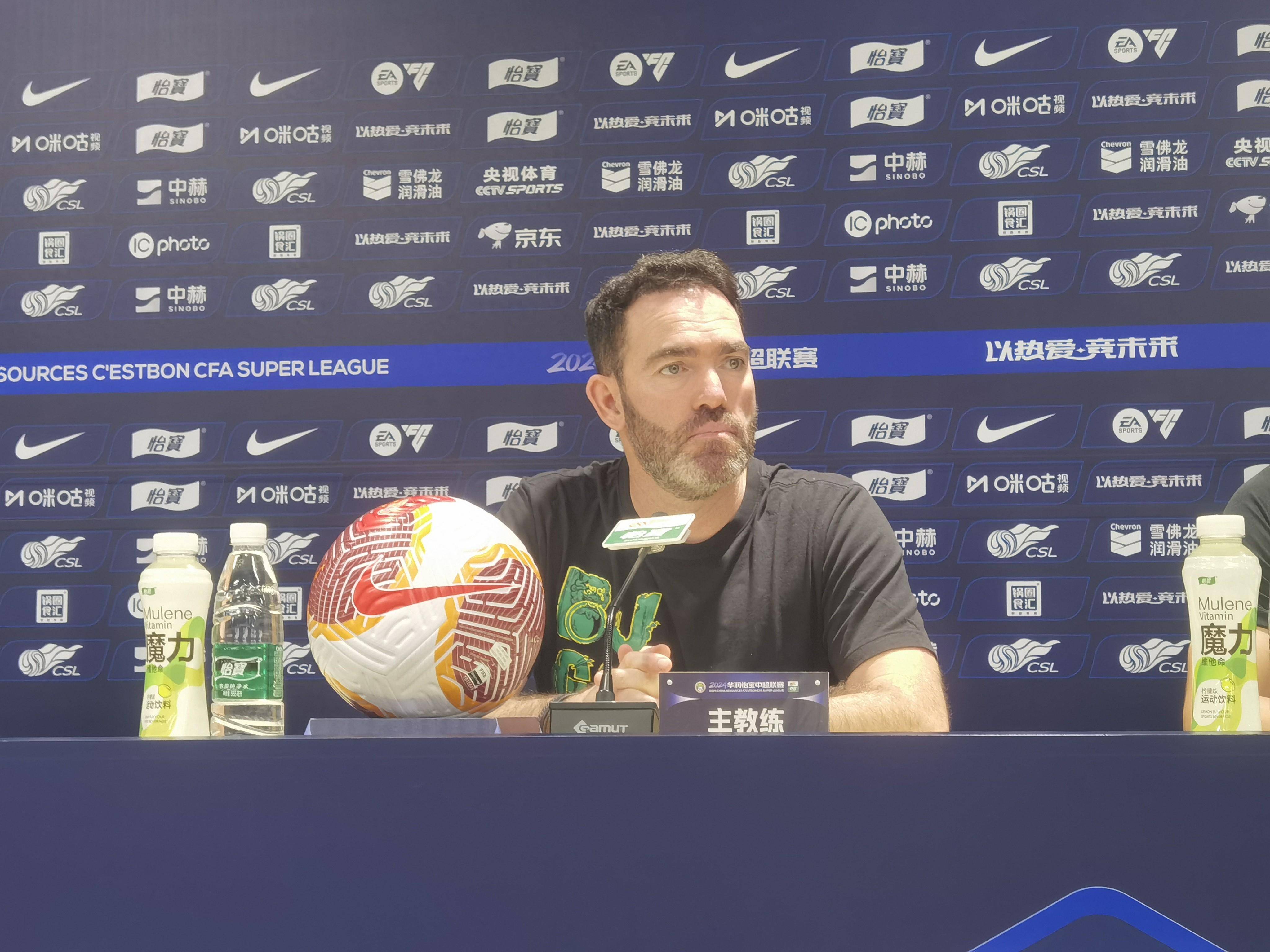 爱游戏登录-球队备战全力以赴，期待取得胜利