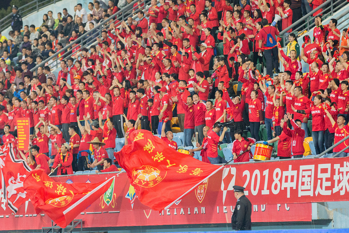 国内球队亮相国际赛事，轰动全场取得胜利的简单介绍