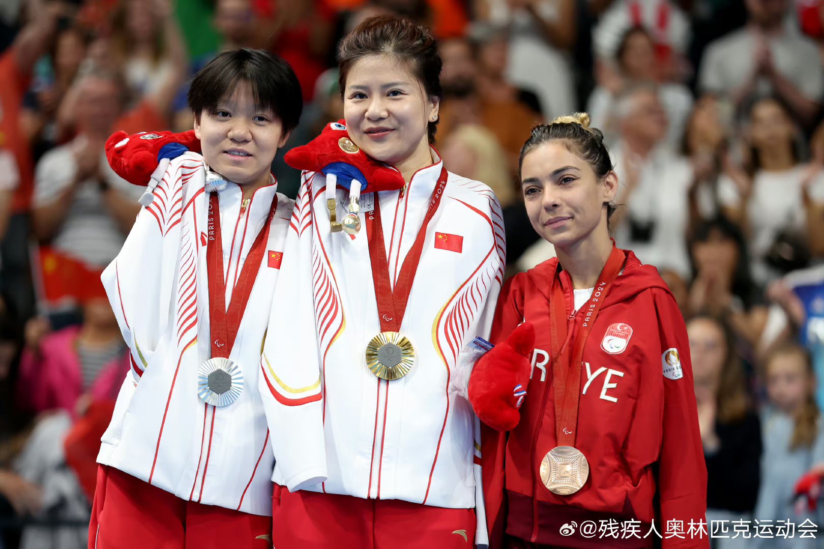 爱游戏在线-关于游泳冠军勇夺四金，蝶泳王者再战奥运会的信息