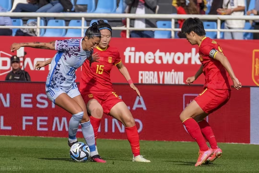 俄罗斯击败日本闯入女足半决赛