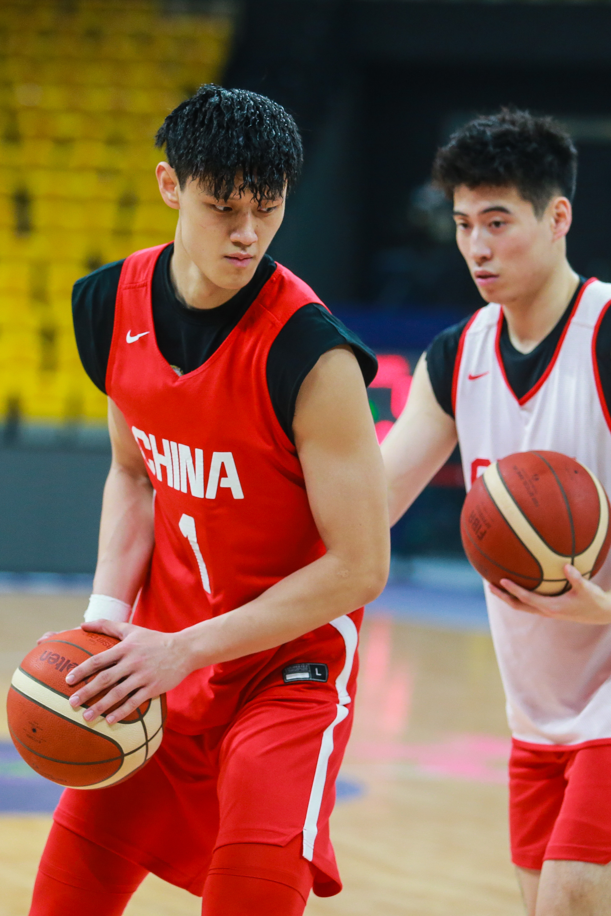 亚洲高手掀起篮球热潮，球迷热情高涨的简单介绍