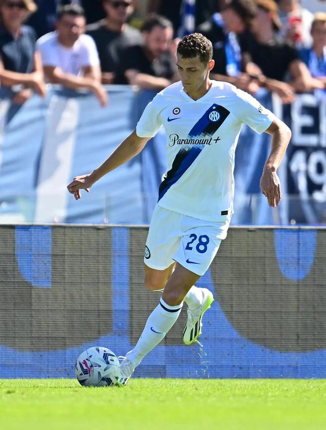 爱游戏网页版-国米后防线连续落后，防守困难重重的简单介绍