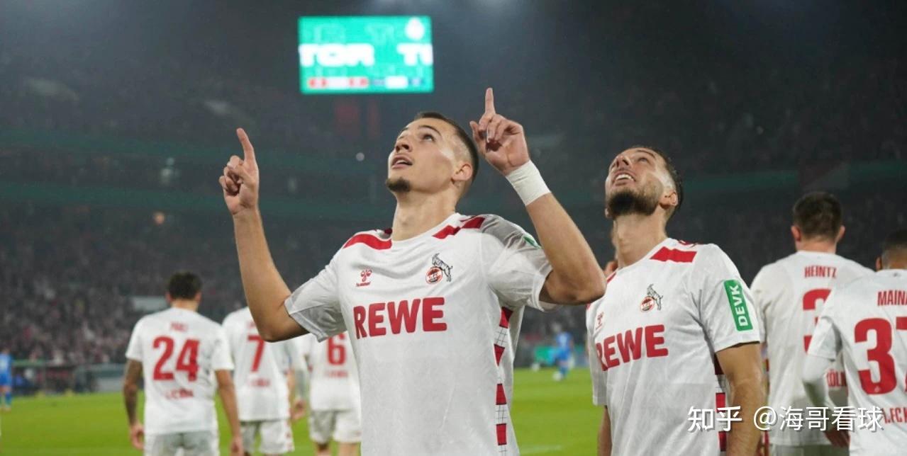 爱游戏亚洲官网-关于胜负不定：看球的人们都投入到了比赛的紧张氛围中的信息