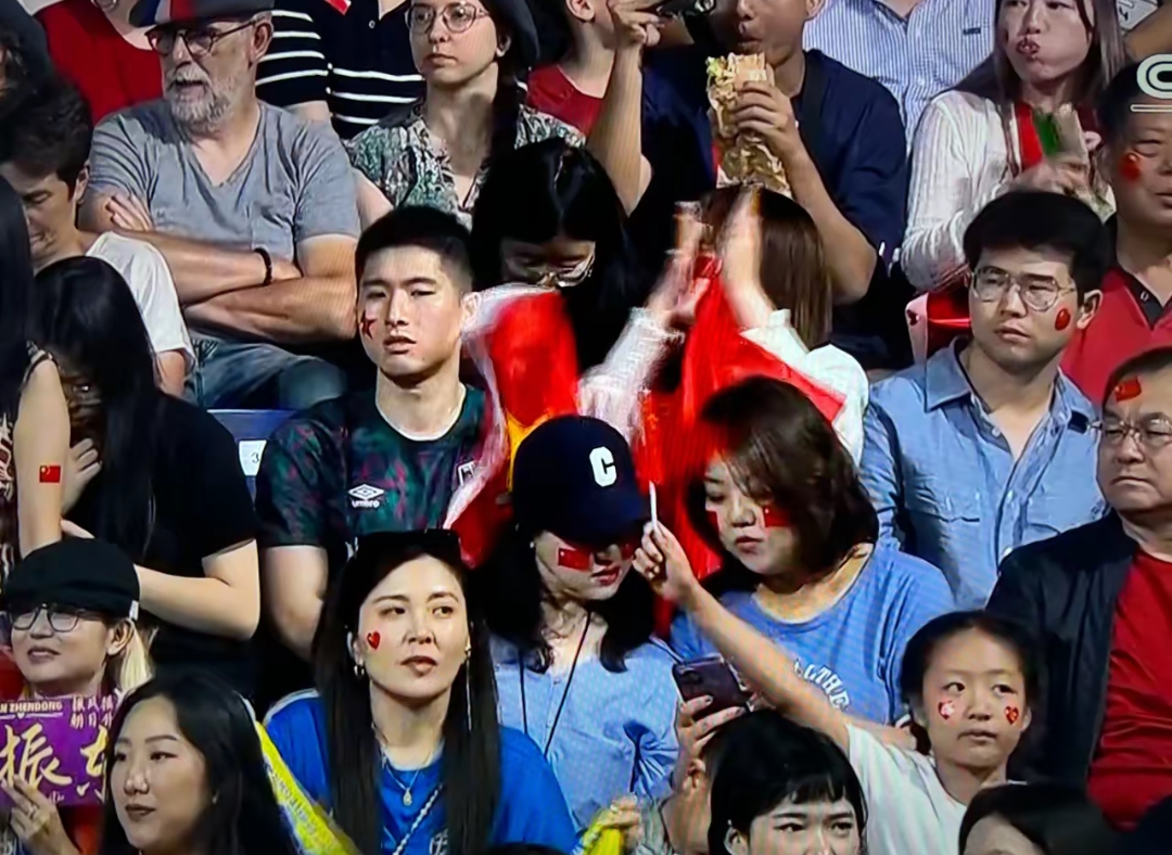 爱游戏app-抢点争球：球场上的激烈争夺