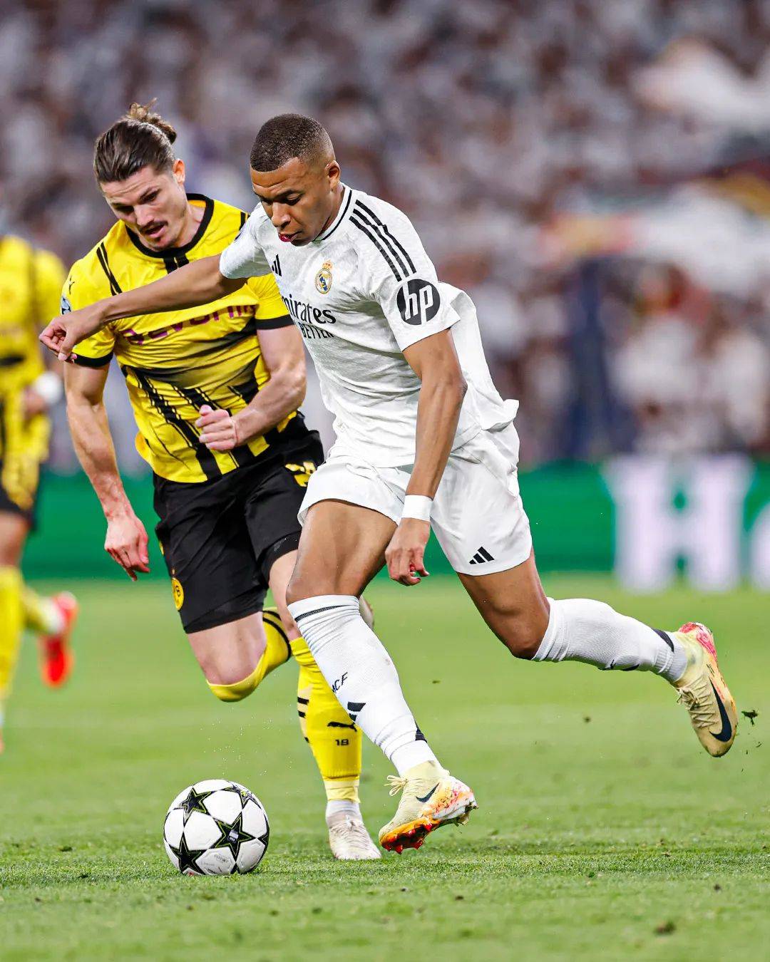 多特蒙德惨遭逆转,小组排名第三 多特蒙德惨遭逆转,小组排名第三