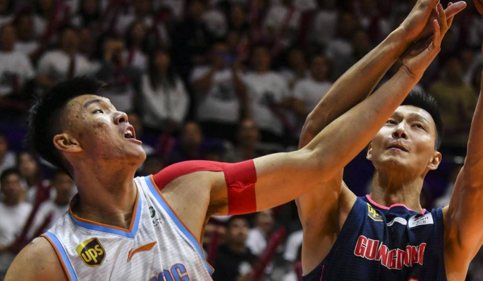 重视防守反击，球队成功逆转夺得胜利