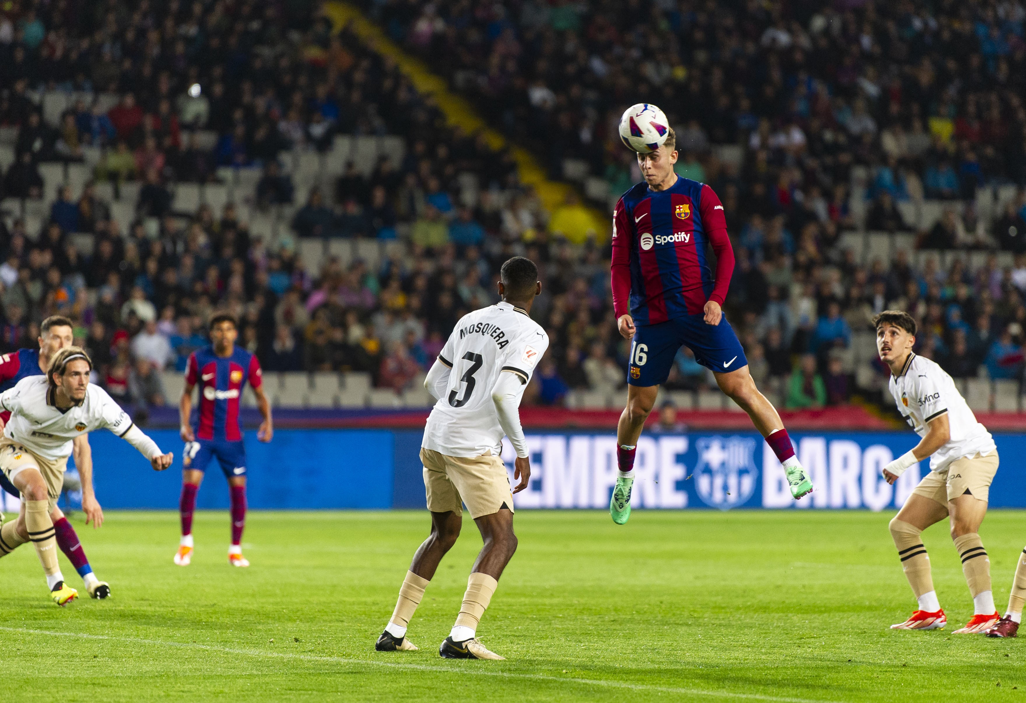 爱游戏官方入口-欧洲豪门对决，精彩比赛一触即发