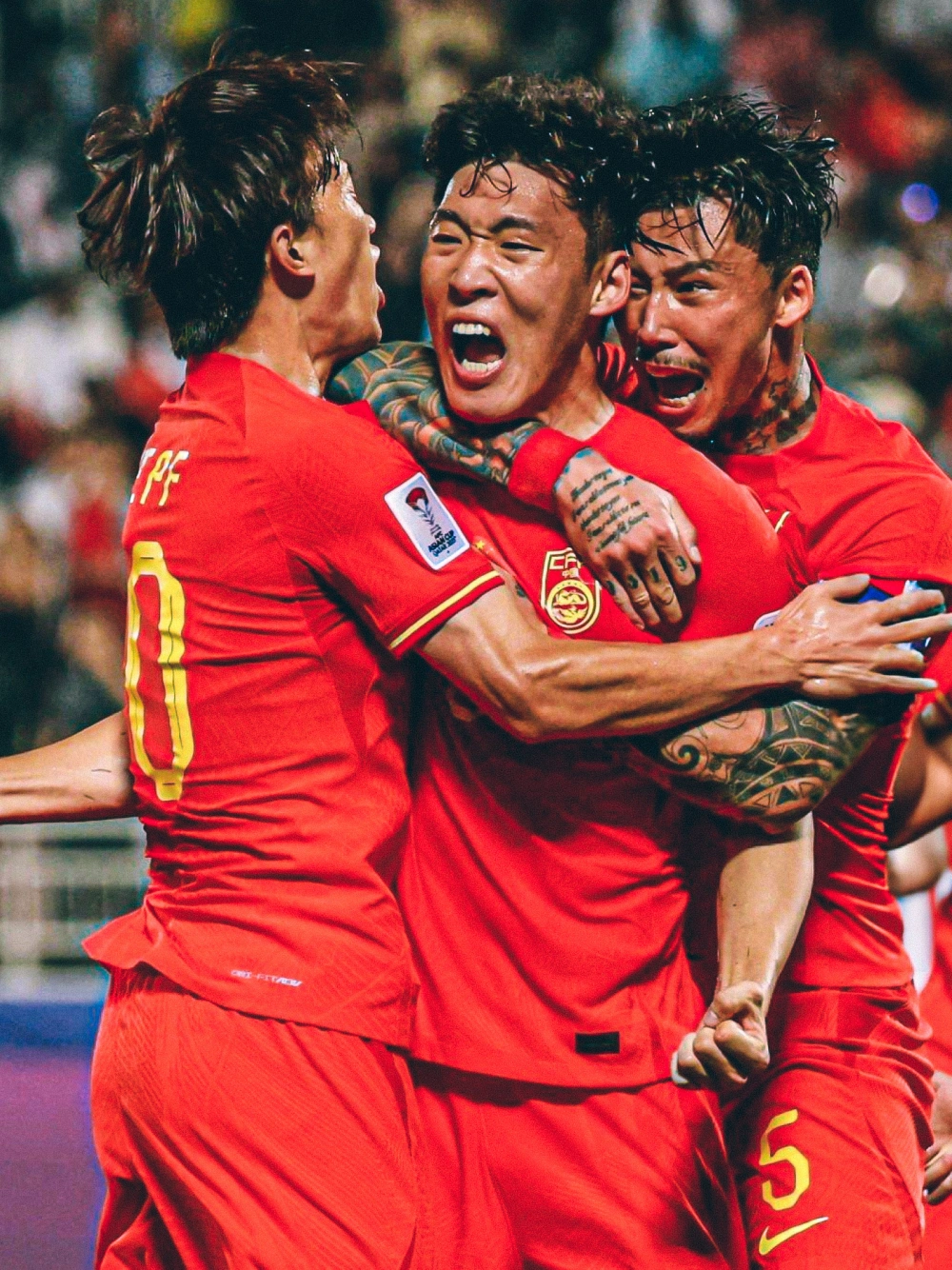 爱游戏网页版-体育精神闪耀足球大舞台，中国参赛选手勇猛搏杀的简单介绍