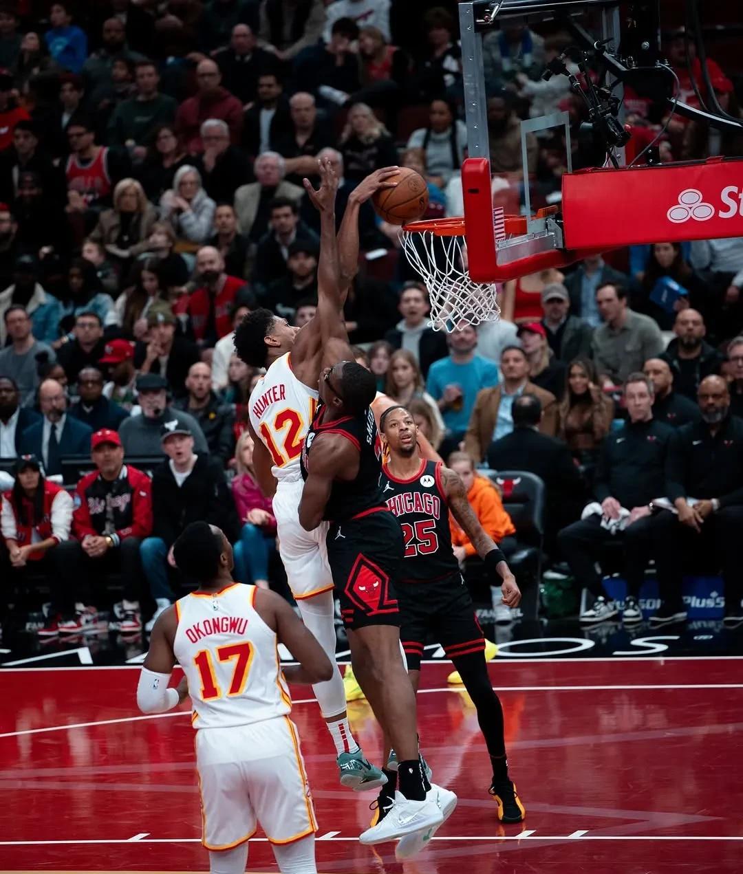 开拓者队在主场以分之差险胜骑士队的简单介绍 开拓者队在主场以分之差险胜骑士队的简单介绍