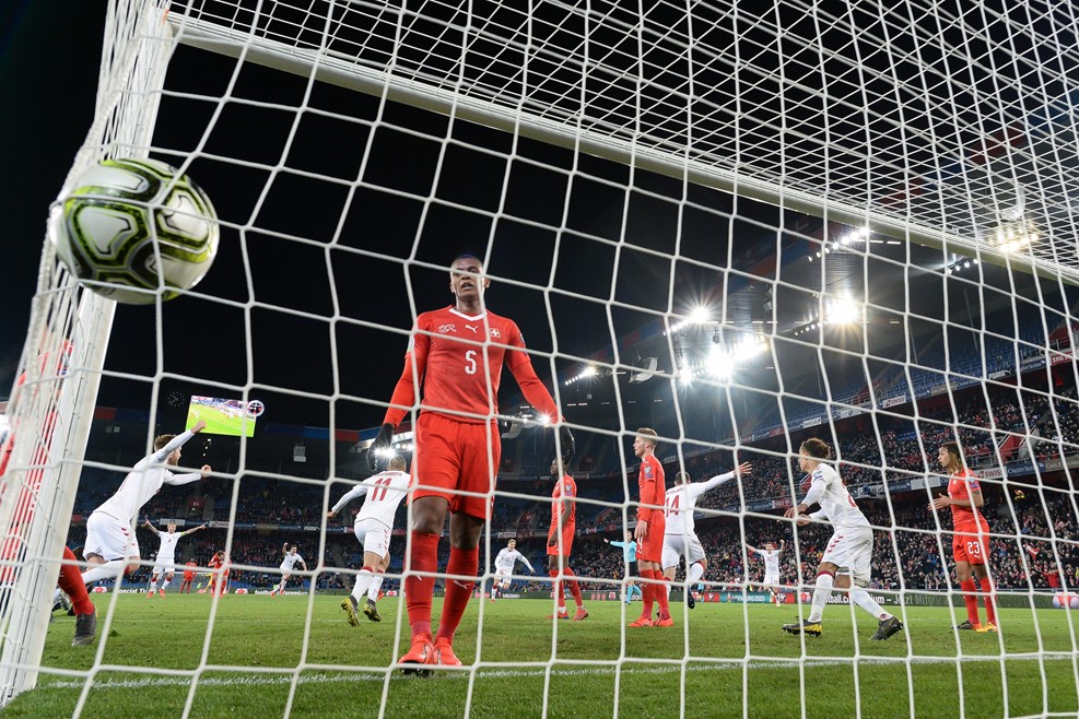 瑞典队在严酷比赛中胜出,斩获欧洲杯预选赛小组次席的简单介绍 瑞典队在严酷比赛中胜出,斩获欧洲杯预选赛小组次席的简单介绍