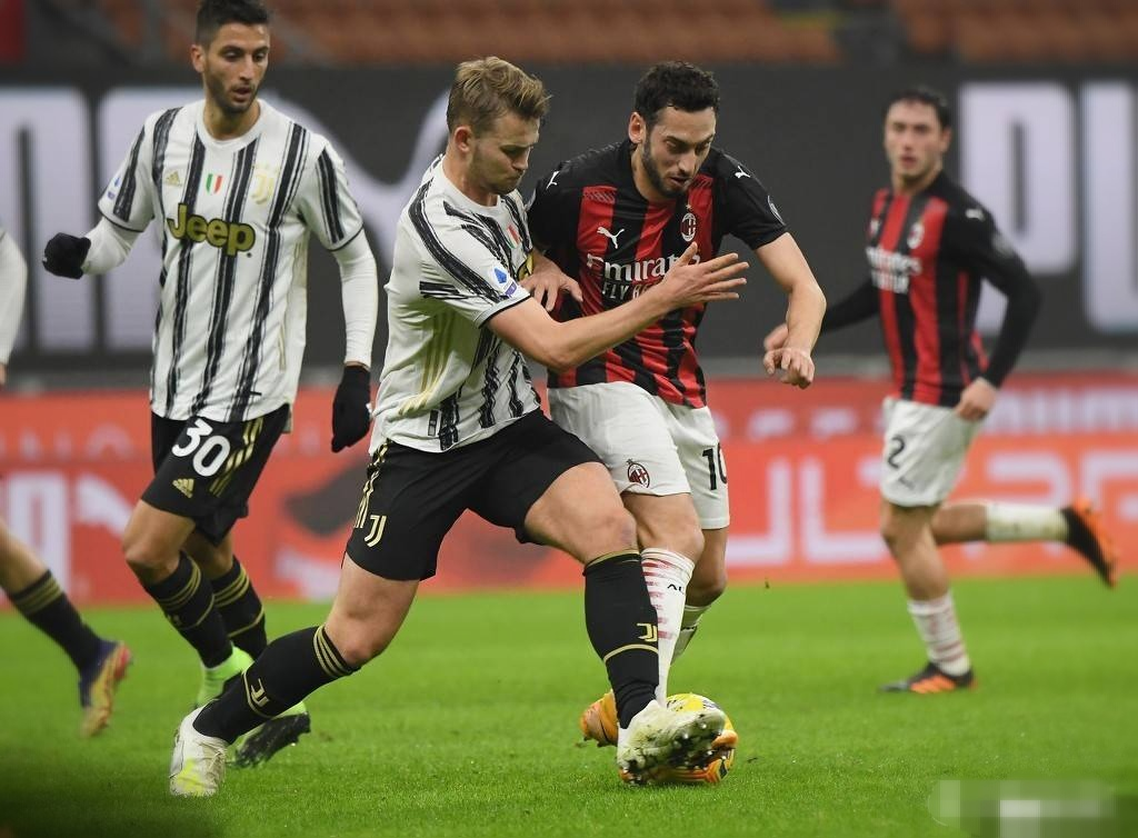 爱游戏-包含米兰之战悬念重重！AC米兰对阵国际米兰胜负难料的词条