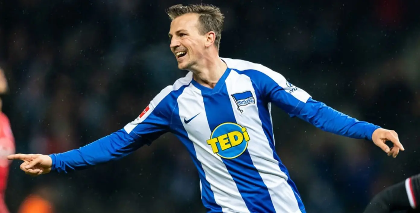 爱游戏-包含柏林赫塔宣布签下多特蒙德后卫，强化防守实力的词条