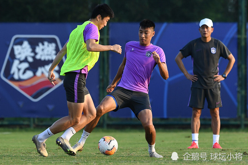 包含外援助力球队突围，战术搭配合理攻守均衡的词条