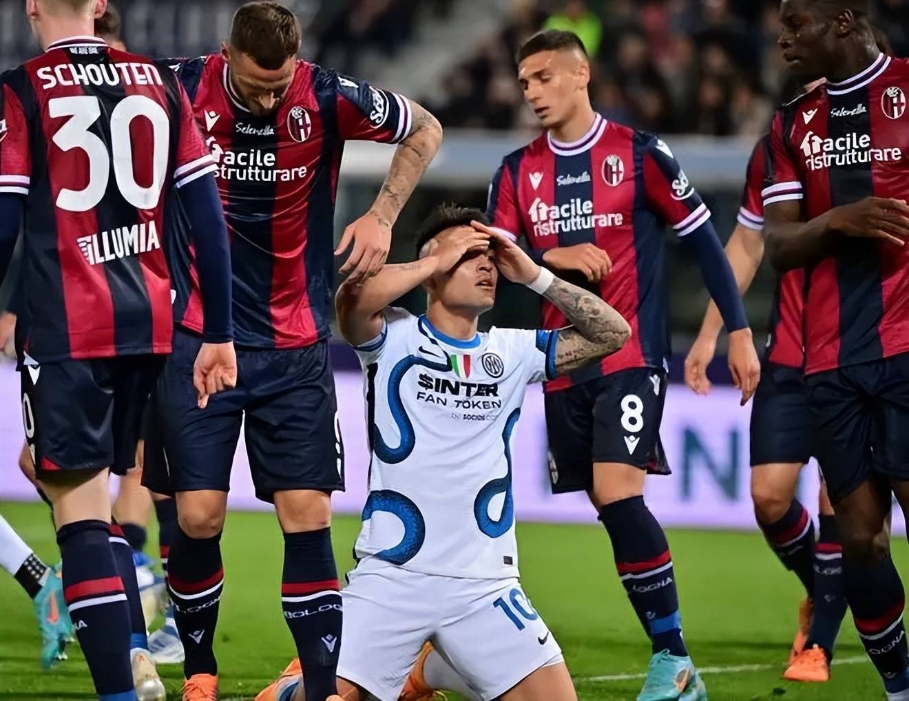 爱游戏在线登录-塞维利亚球员备战高难度对决