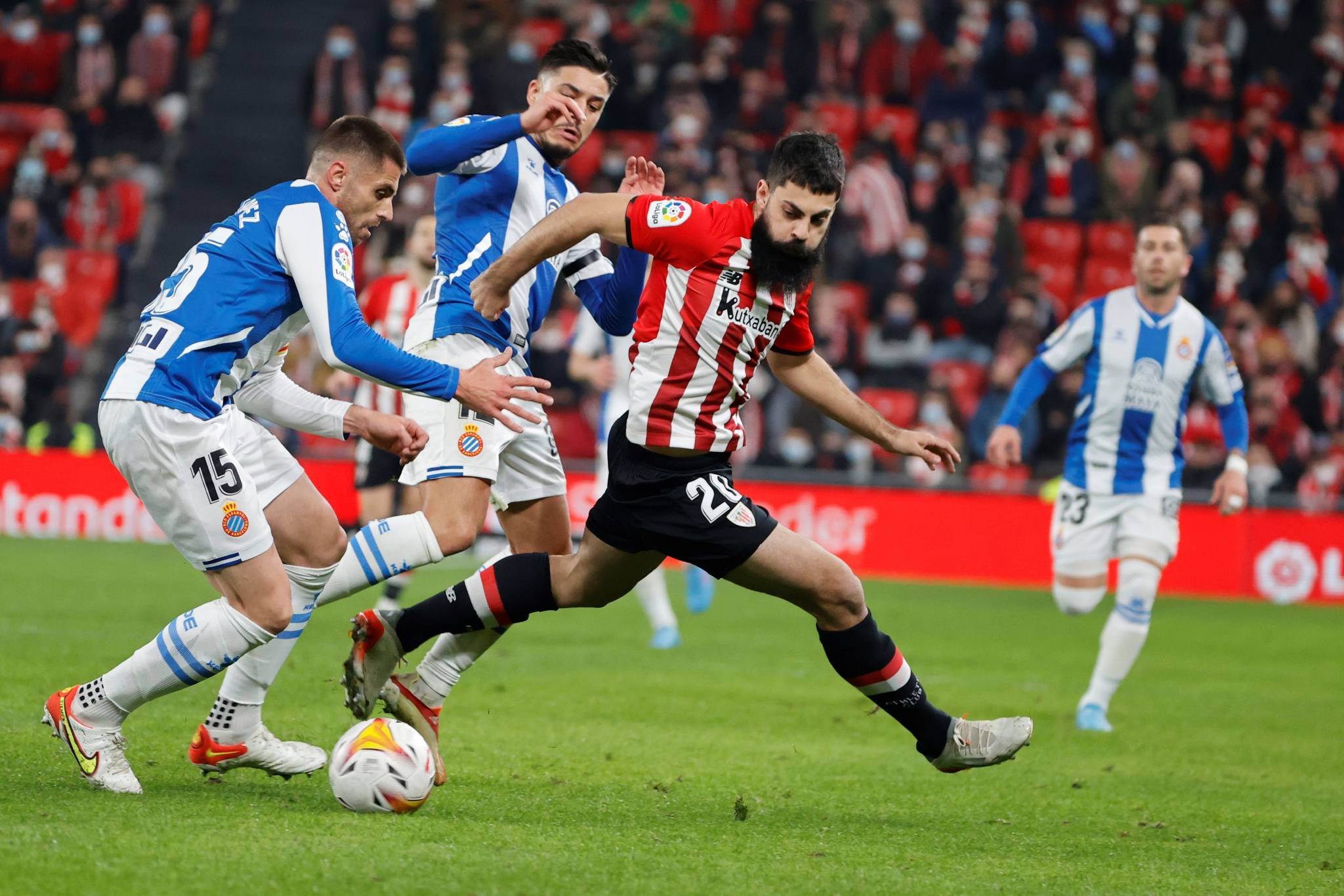 爱游戏官方登录入口-关于塞维利亚遭遇不败，豪取胜利的信息