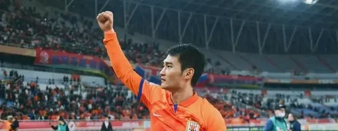 比赛焦点!球员们的精彩表现赢得掌声 比赛焦点!球员们的精彩表现赢得掌声