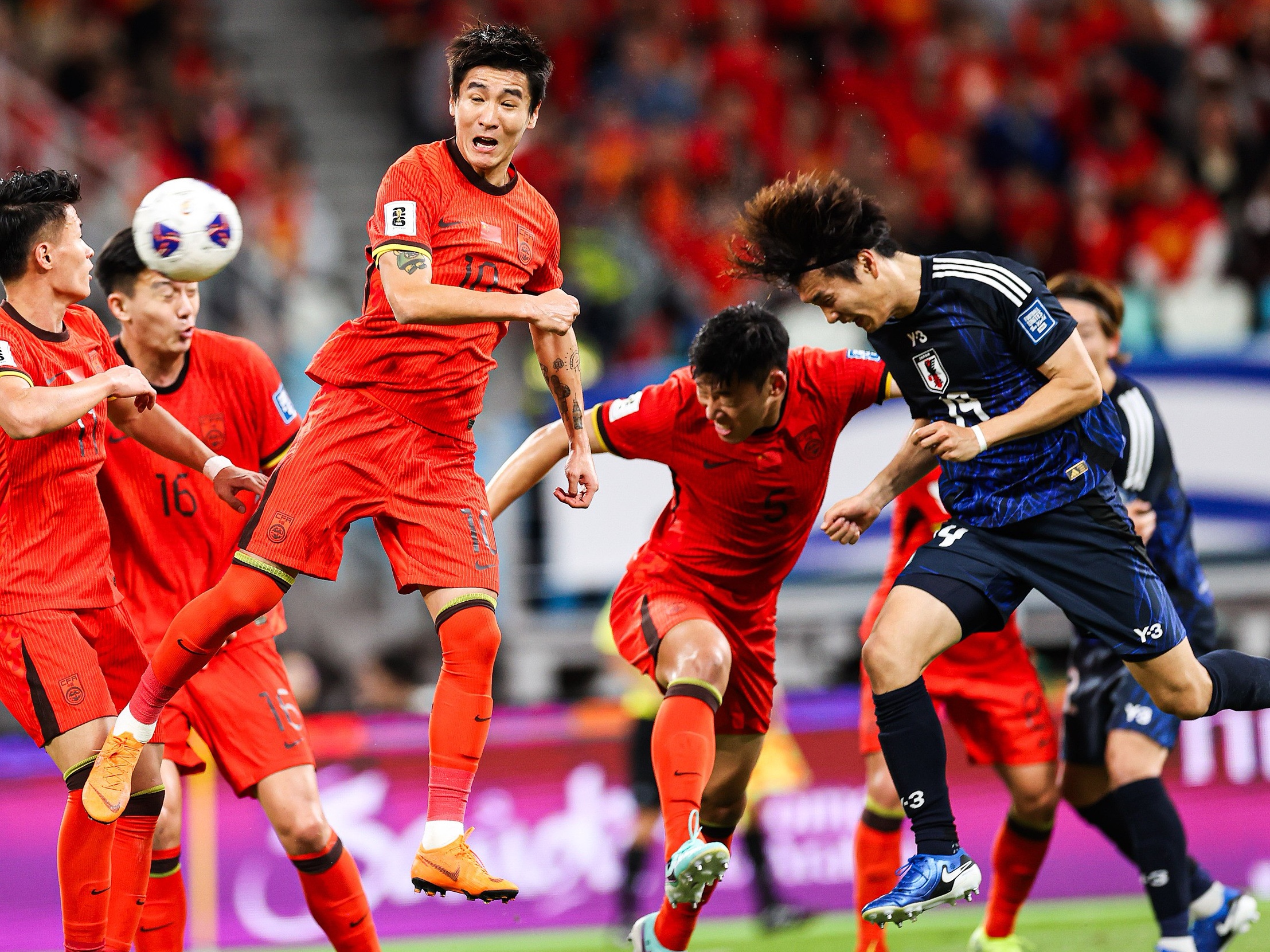 关于临近收官，各球队争夺晋级名额的信息