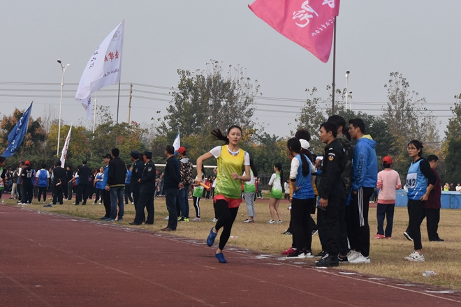 爱游戏登录-湖北球队顽强拼搏，迎接挑战