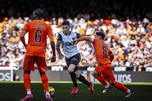 爱游戏-维戈塞尔塔客场大胜，走出连败困境的简单介绍