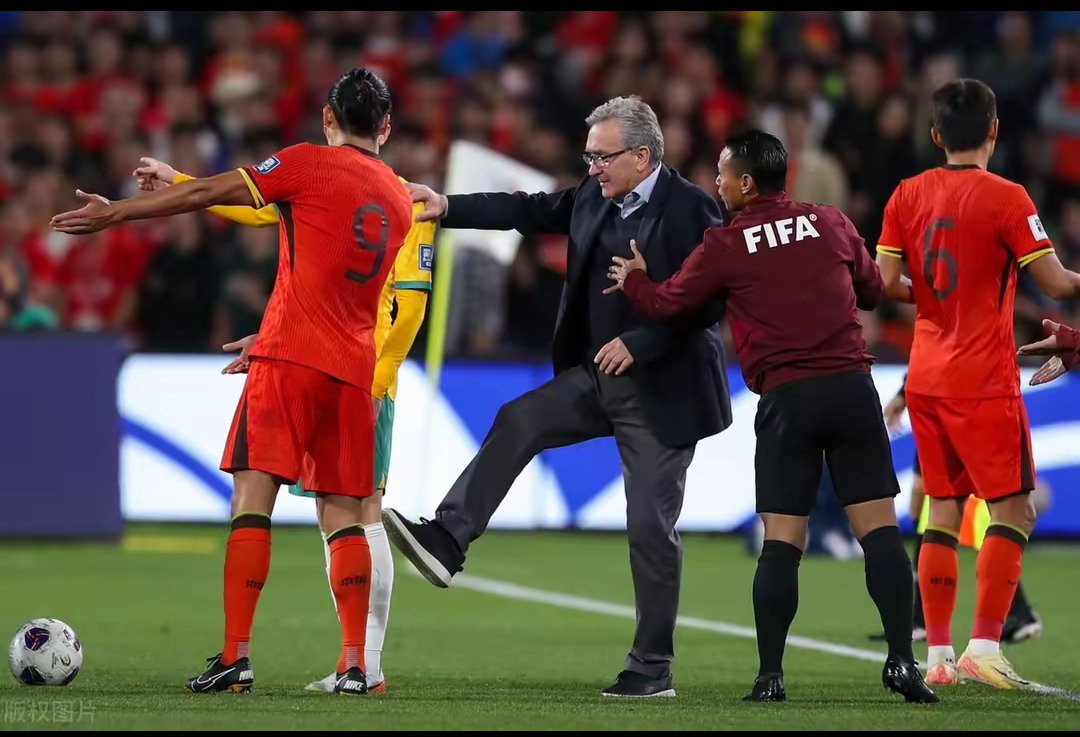 足球豪门强势出击，多场比赛爆发惊险一战的简单介绍