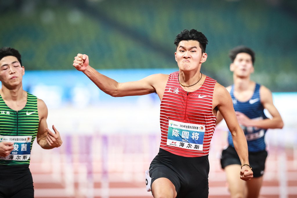 尼日利亚冠军在田径项目中勇夺金牌 尼日利亚冠军在田径项目中勇夺金牌